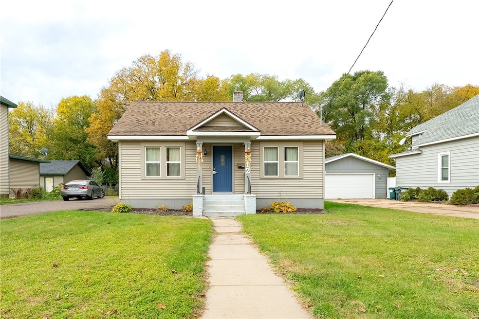 2712 3rd St, Eau Claire, WI 54703 - photo 1