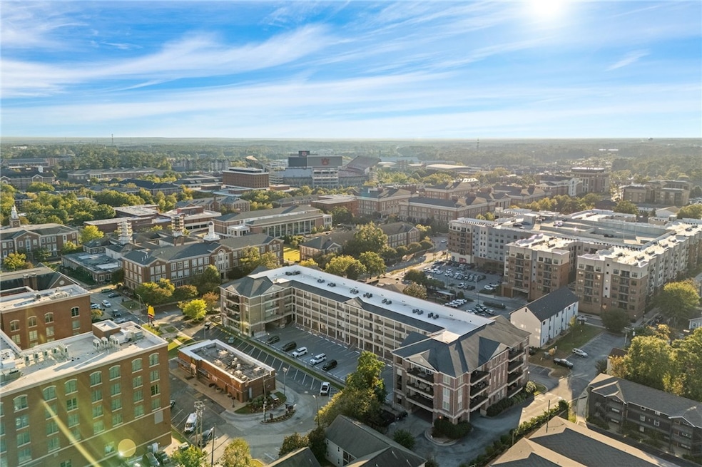 Legends of Magnolia unit 204, Auburn, AL 36830 - photo 1