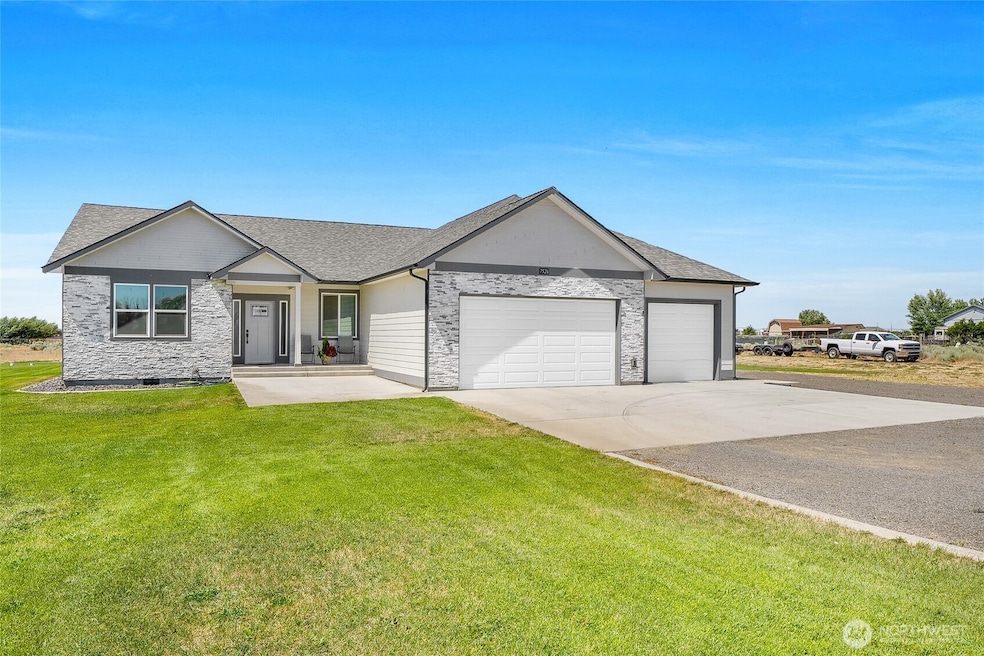 7526 NE Rd D 5, Moses Lake, WA 98837 - photo 1