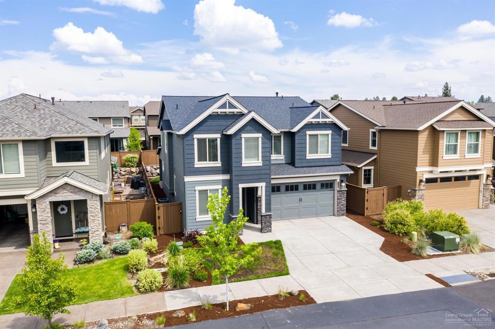 61124 Ambassador Dr, Bend, OR 97702 - photo 1