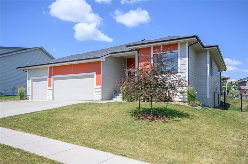 1646 S 11th St, Adel, IA 50003 - photo 1