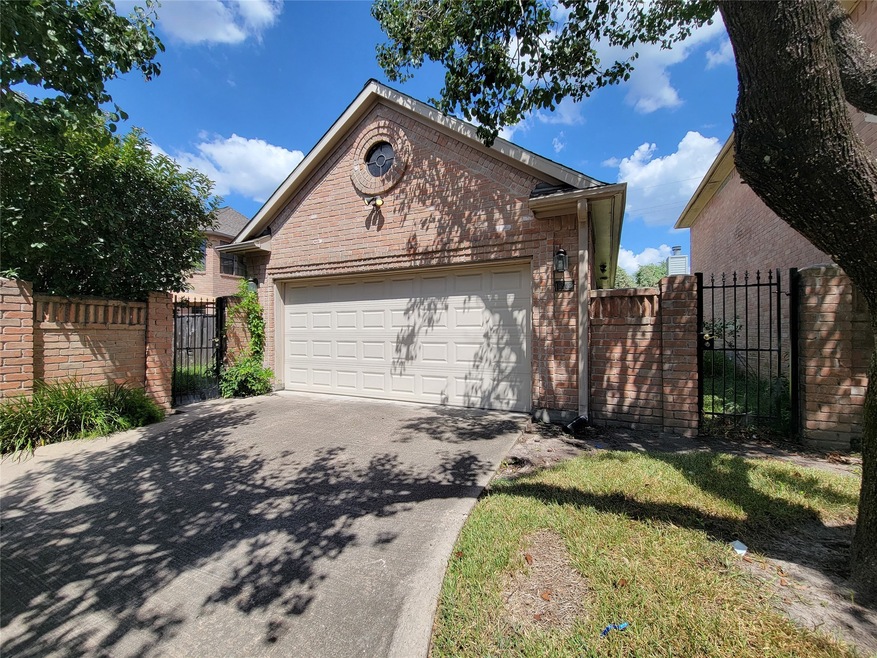 6842 Oakwood Trace Ct, Houston, TX 77040 - photo 1