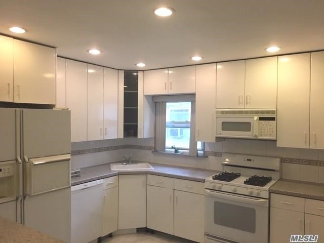 16430 76th Ave unit 2, Fresh Meadows, NY 11366 - photo 1