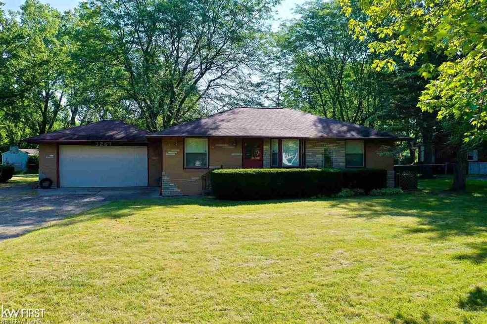 3267 Seymour Rd, Swartz Creek, MI 48473 - photo 1