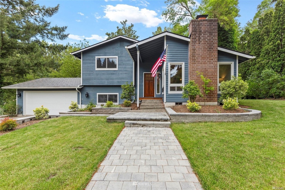 Sold $1,235,000 • Co-Listing Agent