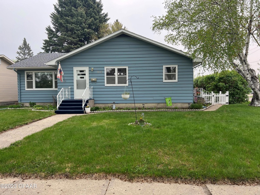 1619 S 17th St, Grand Forks, ND 58201 - photo 1