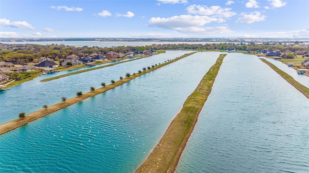 3900 Upper Lake Cir, Granbury, TX 76049 - photo 1