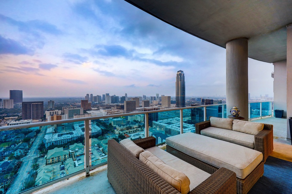 Enjoy magnificent Sunset views from your 60 ft bal
