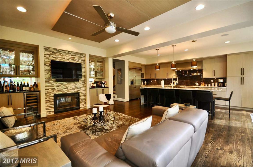 6406 Cloister Gate Dr, Baltimore, MD 21212 - photo 1