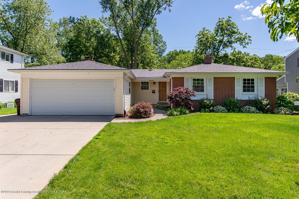 002-1808 Autumn Ln Lansing -Medium