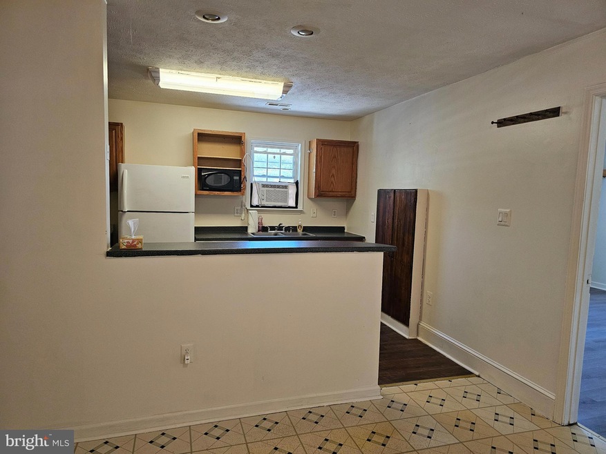 1202 N Royal Ave unit D, Front Royal, VA 22630 - photo 1