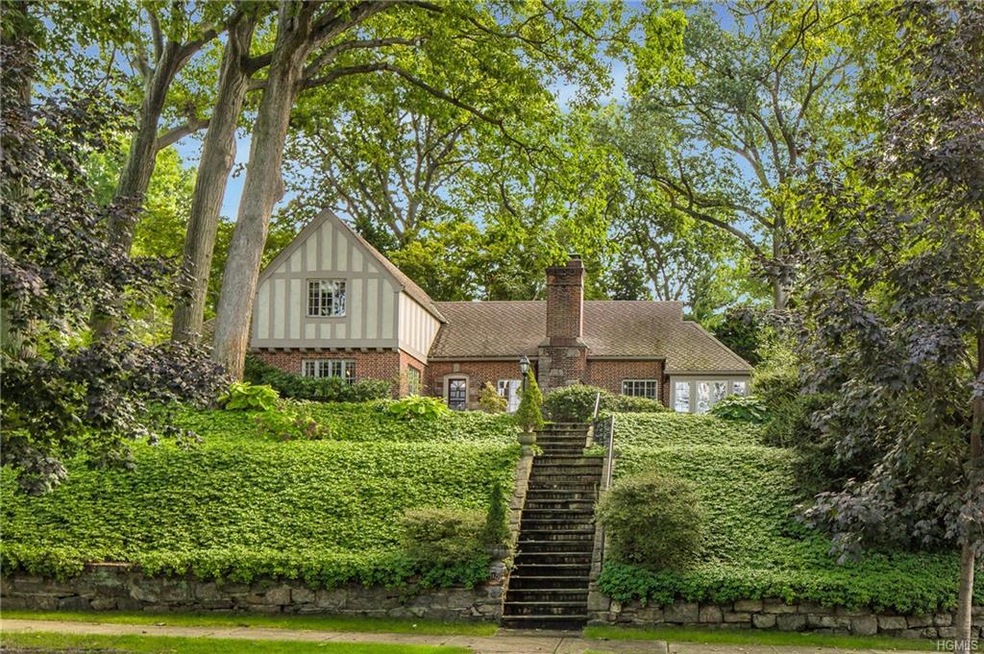 112 Dellwood Rd, Bronxville, NY 10708 - photo 1