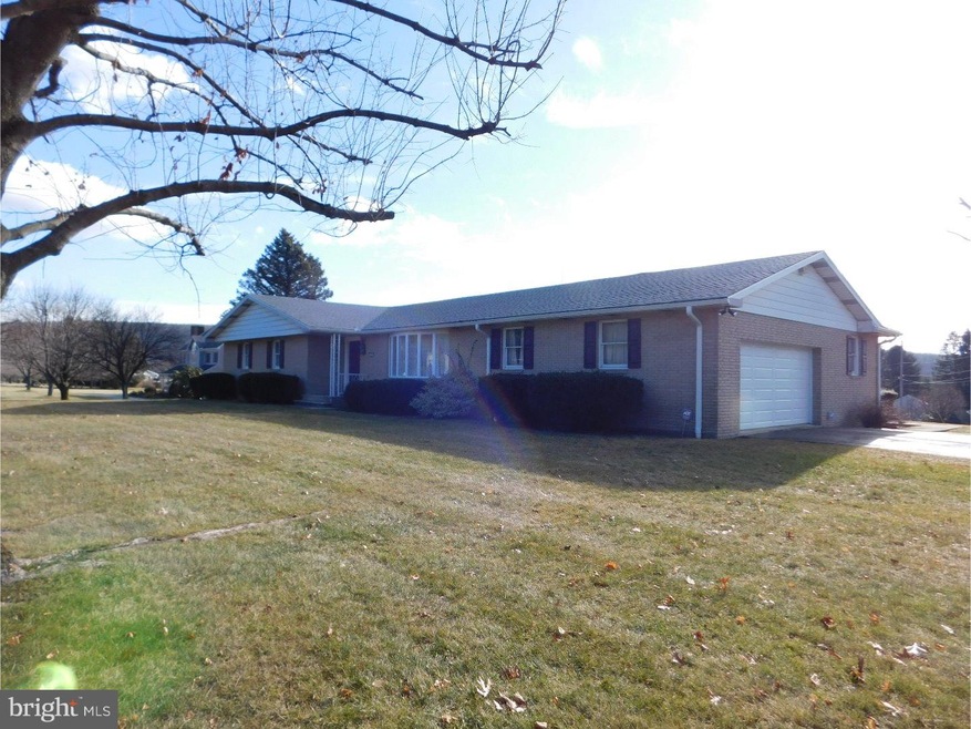 72 Lafayette Ave, Tamaqua, PA 18252 - photo 1