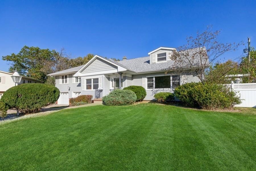 4 Garfield Ct, Davenport, IA 52804 - photo 1