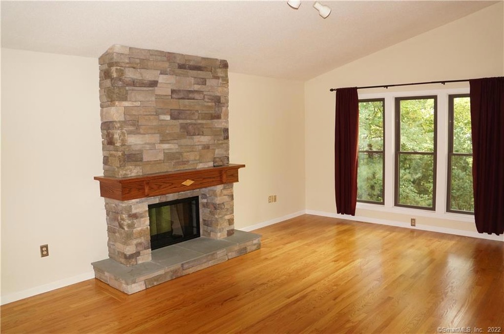 3 Redwood Ln unit 3, Avon, CT 06001 - photo 1