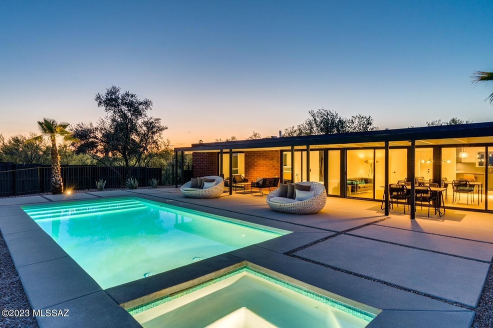 Sparkling Pool and Spa