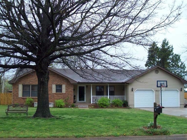 1021 S 32nd St, Parsons, KS 67357 - photo 1