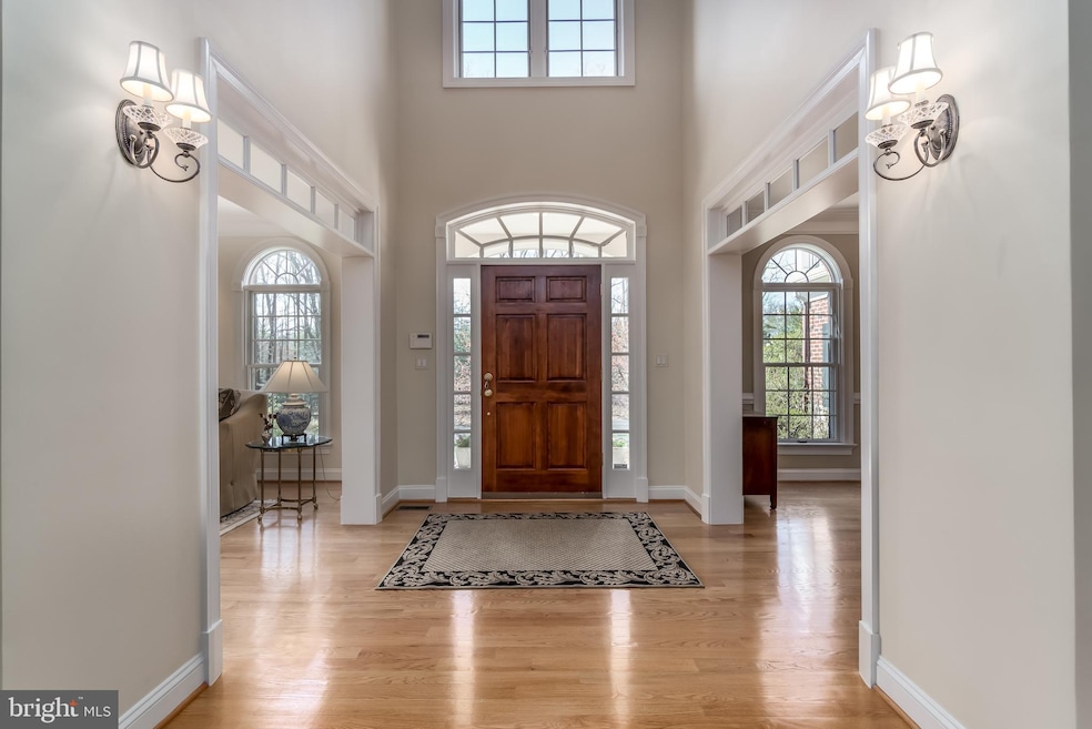 7822 Swinks Mill Ct, McLean, VA 22102 - photo 1