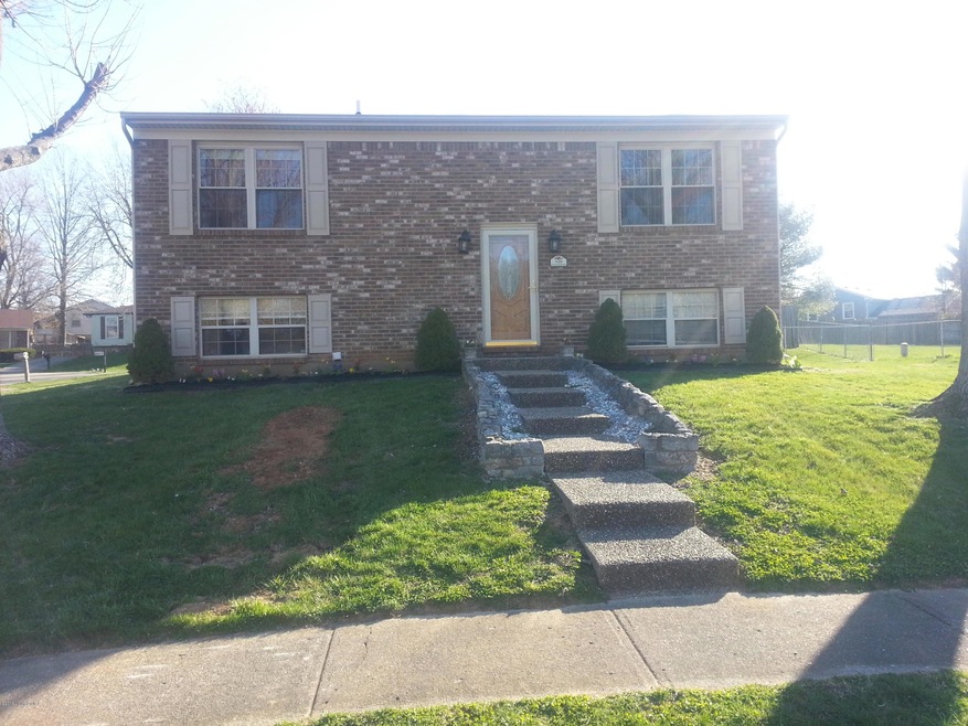 8401 Cloverport Dr, Louisville, KY 40228 - photo 1