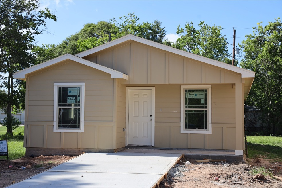 3401 3rd St, Bay City, TX 77414 - photo 1