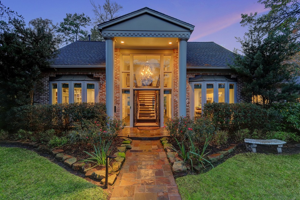 10039 Briar Dr, Houston, TX 77042 - photo 1