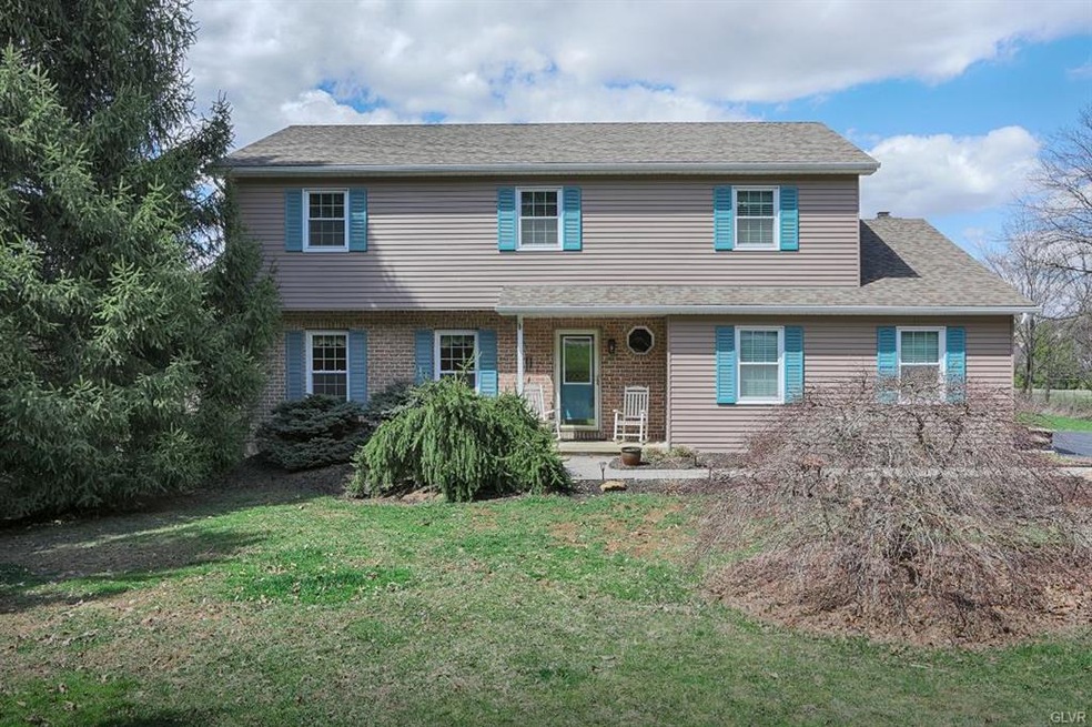 6211 Martin Dr, Zionsville, PA 18092 - photo 1