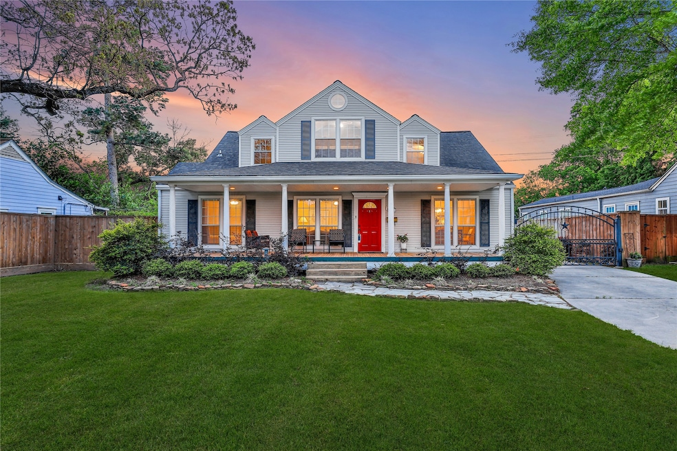 725 Sue Barnett Dr, Houston, TX 77018 - photo 1