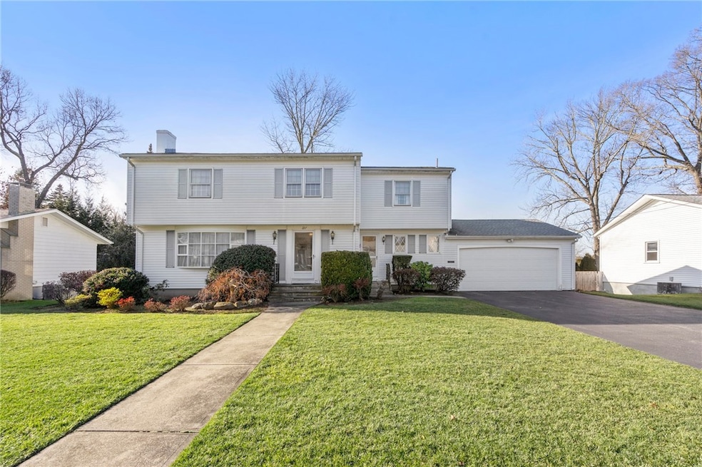 227 Summit Dr, Cranston, RI 02920 - photo 1