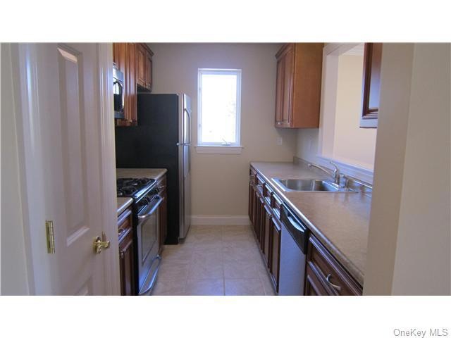 302 Tondo Cir, Harriman, NY 10926 - photo 1