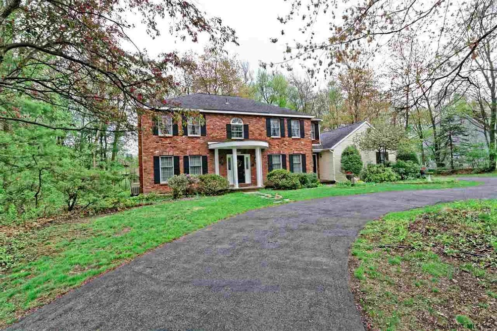 798 Avon Crest Blvd, Schenectady, NY 12309 - photo 1