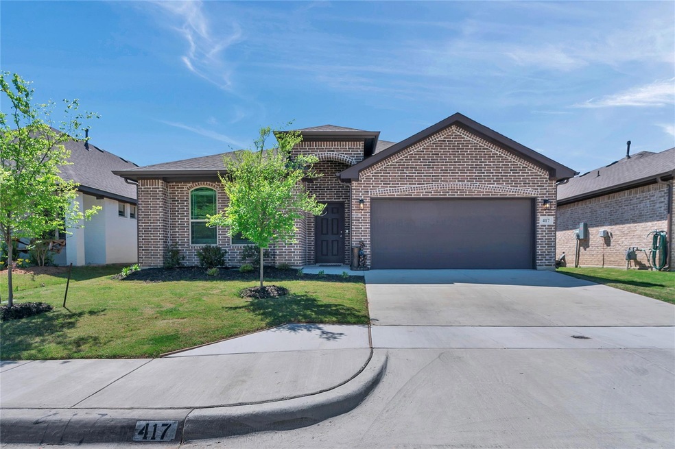 417 Carlisle Dr, Weatherford, TX 76085 - photo 1