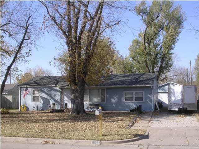 3 Bedroom Home on Fenced Lot w/ 2 Car Garage