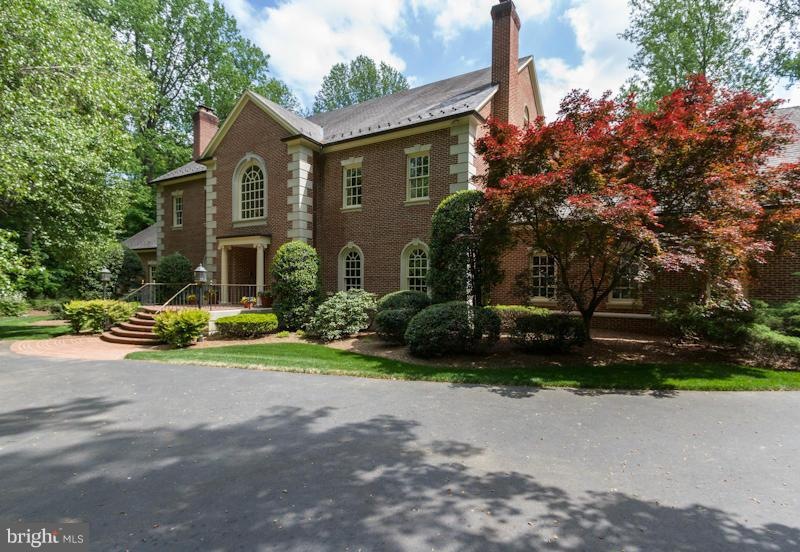 1003 Spring Hill Rd, McLean, VA 22102 - photo 1