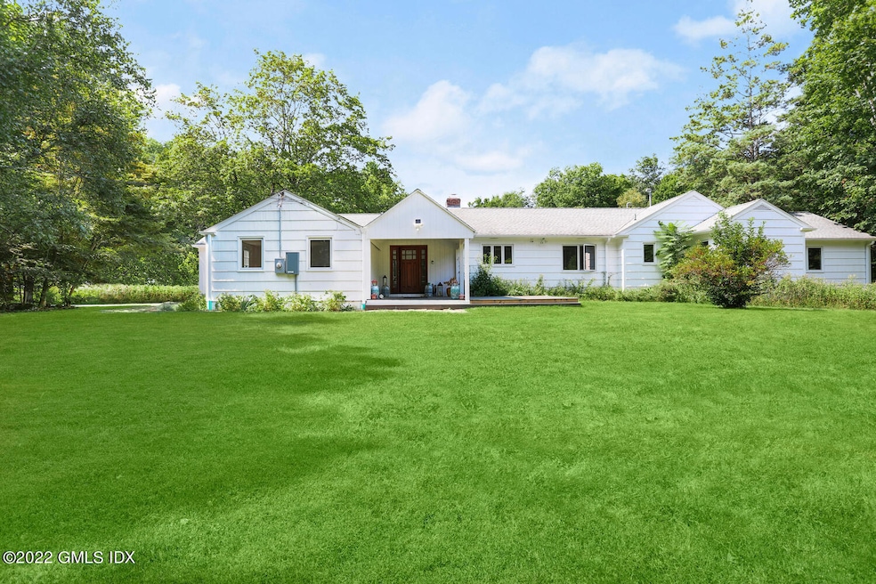 609 Round Hill Rd, Greenwich, CT 06831 - photo 1