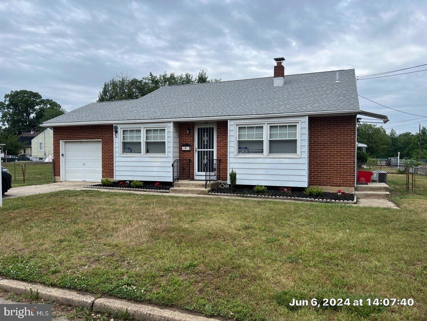 321 W Adams St, Paulsboro, NJ 08066 - photo 1