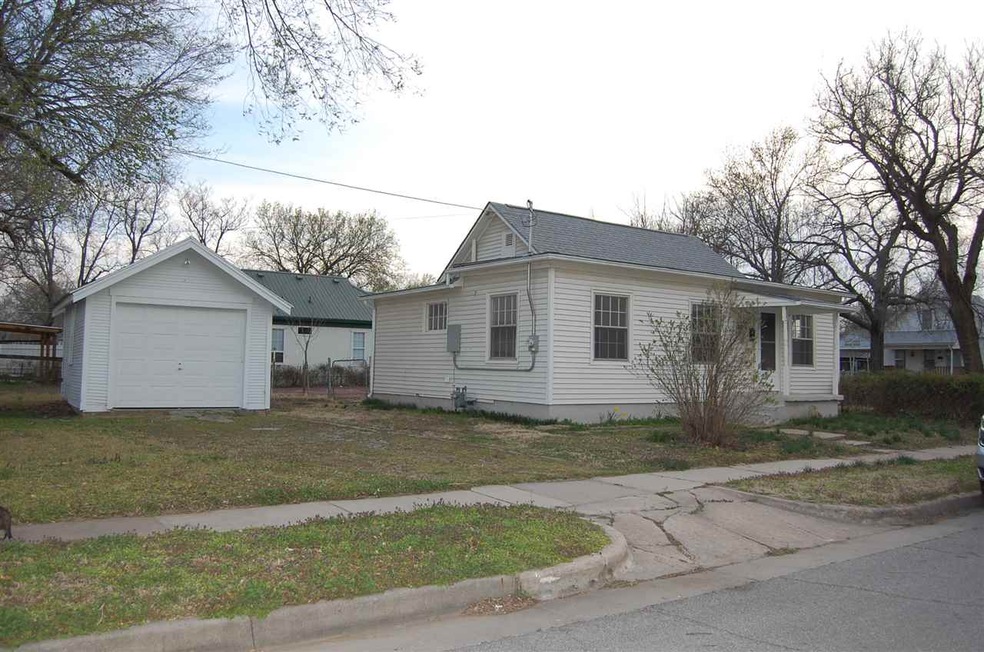 2 bed, 1 bath 1 car garage
