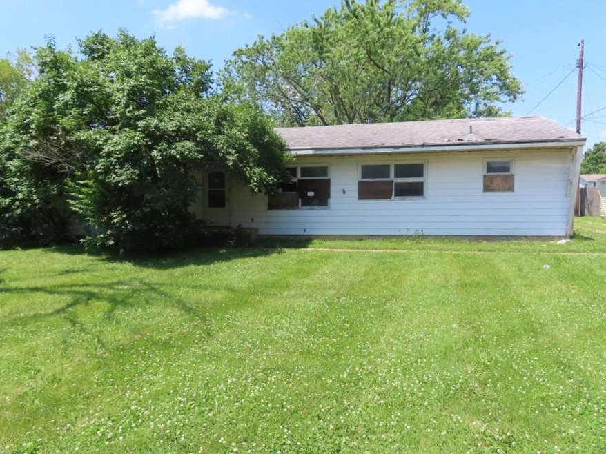 608 W Cromer Ave, Muncie, IN 47303 - photo 1