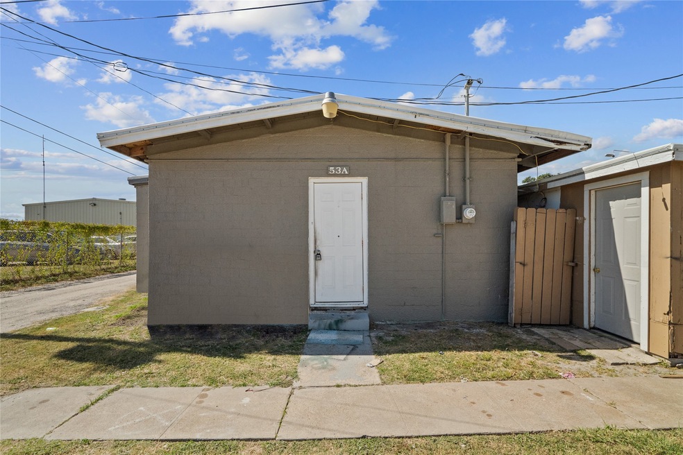 Detached 1/1 at 900 Block 3rd Avenue.