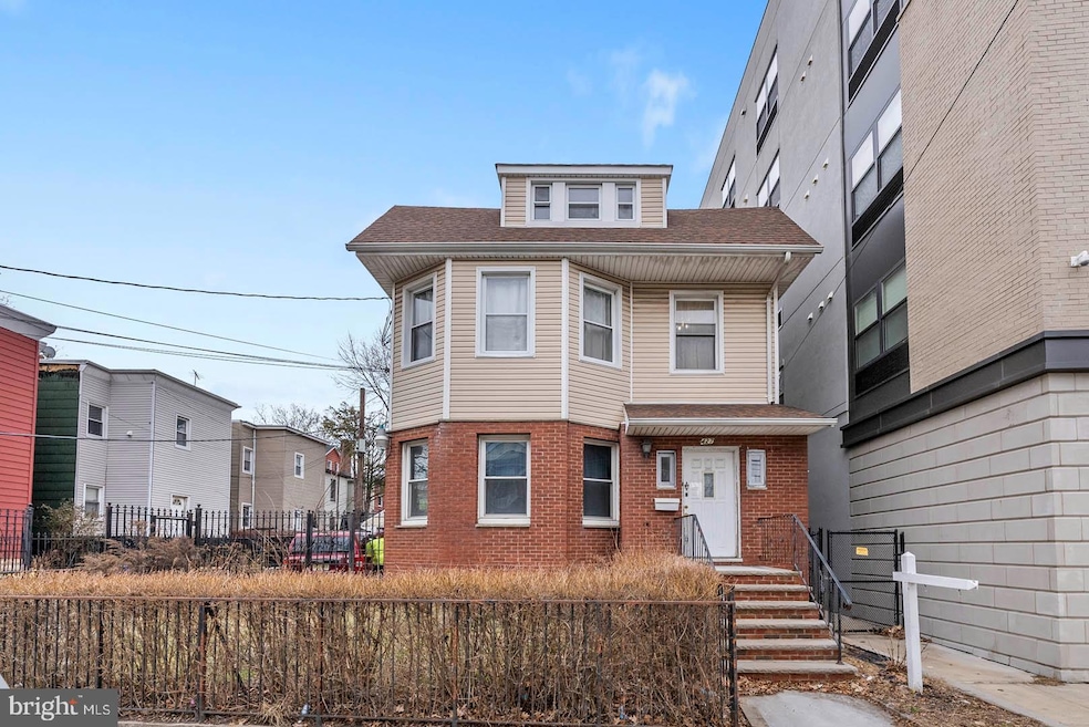 425-427 Bergen Ave, Jersey City, NJ 07304 - photo 1