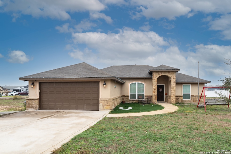 103 Muirfield St, La Vernia, TX 78121 - photo 1