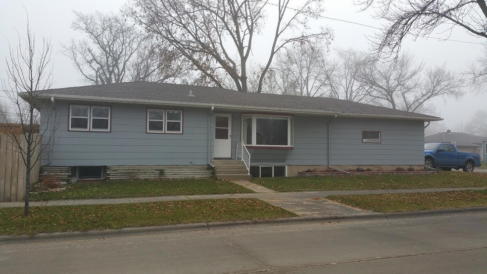 1724 6th Ave N GF