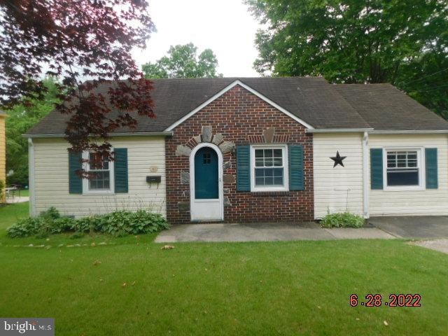 10 Maplewood Ave, Penns Grove, NJ 08069 - photo 1