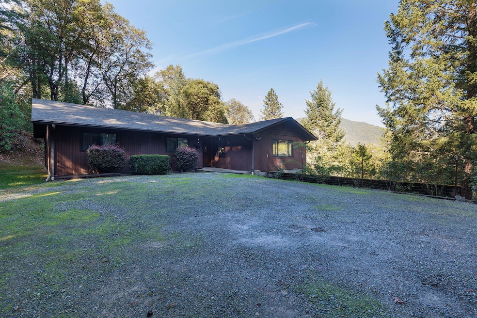 6335 Donaldson Rd, Grants Pass, OR 97526 - photo 1