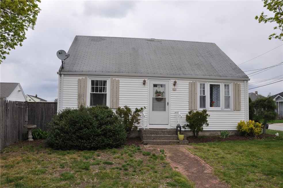 81 County St, Pawtucket, RI 02861 - photo 1