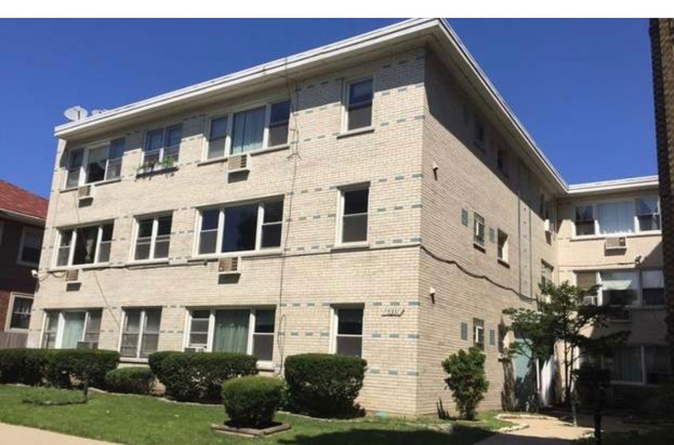 6331 N Fairfield Ave unit 203, Chicago, IL 60659 - photo 1