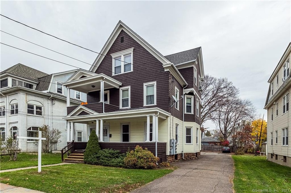 220 Quaker Ln S, West Hartford, CT 06119 - photo 1