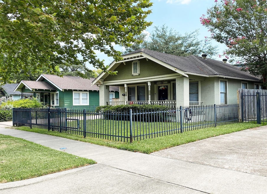 714 Peddie St, Houston, TX 77008 - photo 1