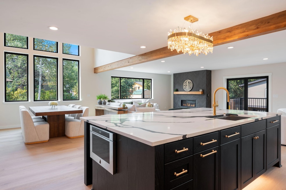 1026 NW Baltimore Ave, Bend, OR 97701 - photo 1