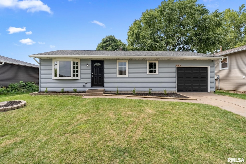 1016 Calvin St, Davenport, IA 52804 - photo 1