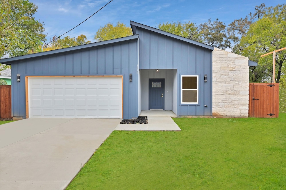 View of front of house featuring a front lawn and 